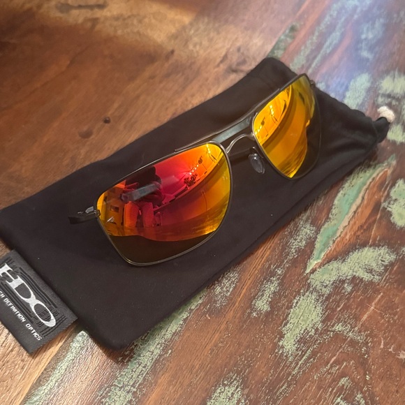 Men's Oakley Gauge 8 Sunglasses with Red Lenses - Picture 1 of 5